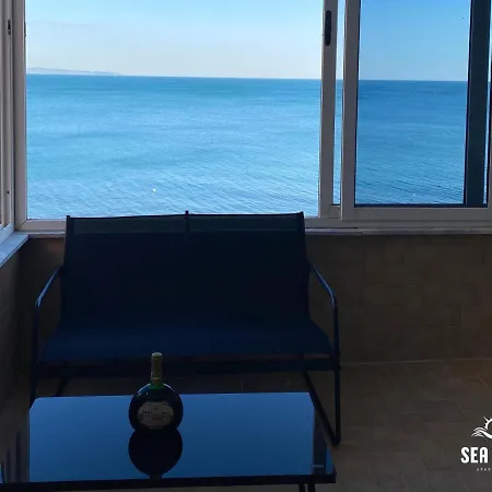 Sea View Apartment *