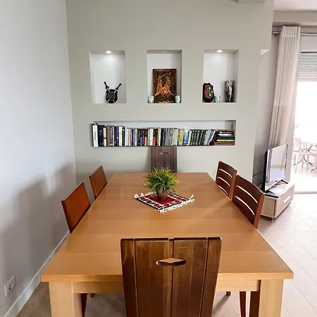 Sea View Apartment *
